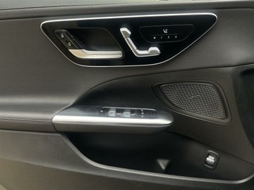 Mercedes Klasa C W206 Limuzyna 1.5 180 170KM 2024 Mercedes-Benz C 180, zdjęcie 19