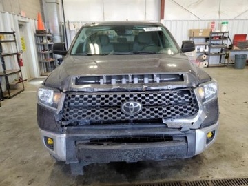 Toyota Tundra II 2019 Toyota Tundra 2019r., Crewmax SR5, od ubezpieczalni 5.7 Benzyna 381KM, zdjęcie 1