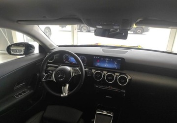 Mercedes CLA C118/X118 Coupe Facelifting 1.3 200 163KM 2024 Mercedes-Benz CLA Salon Polska radary 1.3 Benzyna 163KM, zdjęcie 17