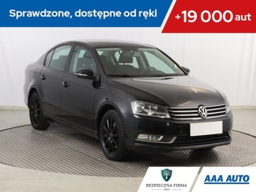 Volkswagen Passat B7 Limousine 1.4 TSI 122KM 2011 VW Passat 1.4 TSI, Klima, Klimatronic, Parktronic