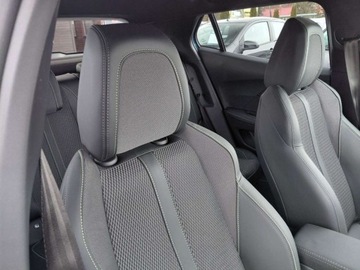 Peugeot 2008 II SUV Facelifting 1.2 PureTech 130KM 2024 Peugeot 2008 GT Lift Automat Navi Kamera Hands Free Sensor Elektryka PDC A, zdjęcie 17