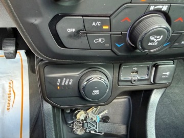 Jeep Renegade SUV Facelifting 2.0 MJD  140KM 2019 JEEP 4X4 NIEZAWODNY SUW SUPER STAN I KOLOR SERWIS, zdjęcie 32
