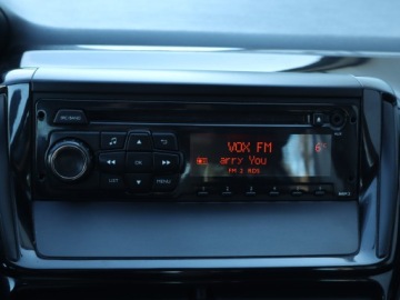 Peugeot 208 I Hatchback 3d 1.2 VTI 82KM 2013 Peugeot 208 1.2 PureTech, Salon Polska, Klima, zdjęcie 12