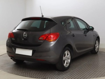 Opel Astra J Hatchback 5d 1.4 Turbo ECOTEC 140KM 2011 Opel Astra 1.4 T, Klima, Tempomat, Parktronic,ALU, zdjęcie 4