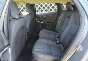 Volvo V40 II Cross Country 2.0 D3 DRIVE-E 150KM 2016 Volvo V40 Volvo V40 D3 Momentum 2.0 Diesel 150KM, zdjęcie 21
