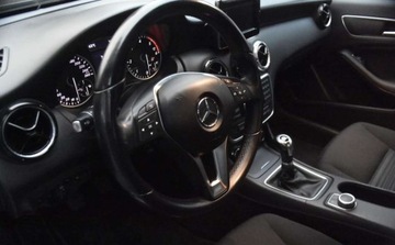 Mercedes Klasa A W176 Hatchback 5d 1.5 180 CDI BlueEFFICIENCY 109KM 2013 Mercedes-Benz Klasa A Mercedes-Benz Klasa A 180 CDI BlueEFFICIENCY Edition, zdjęcie 11