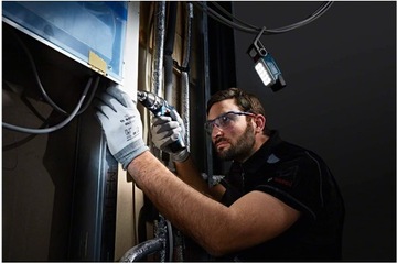 Аккумуляторная лампа GLI 12V-330 06014A0000 BOSCH