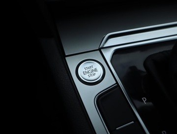 Volkswagen Passat B8 Variant 2.0 TDI BlueMotion SCR 150KM 2018 VW Passat 2.0 TDI, Automat, Navi, Klima, zdjęcie 13
