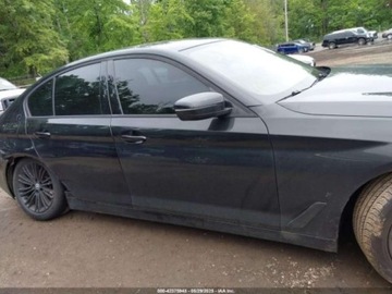 BMW Seria 5 G30-G31 2019 BMW Seria 5 2019 BMW 530E XDRIVE IPERFORMANCE 2.0 Hybryda Plug-in 181KM, zdjęcie 3