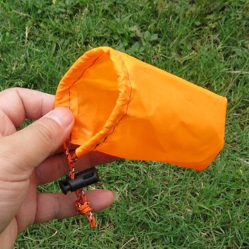 Наборы веревок для крепления палаток.