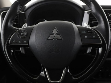 Mitsubishi Outlander III SUV Facelifting 2017 2.0 150KM 2018 Mitsubishi Outlander 2.0 4WD Diamant Edition+ Navi, zdjęcie 20