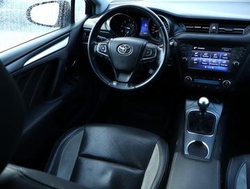 Toyota Avensis III Wagon Facelifting 2015 2.0 D-4D 143KM 2016 Toyota Avensis 2.0 D-4D, Salon Polska, Serwis ASO, zdjęcie 6