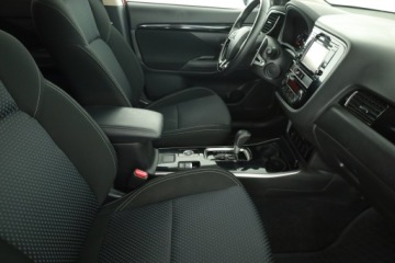 Mitsubishi Outlander III SUV Facelifting 2017 2.0 150KM 2018 Mitsubishi Outlander 2.0, Salon Polska, zdjęcie 6