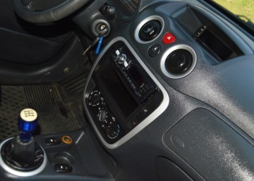 Citroen C2 1.1 i 61KM 2007 CITROEN C2 1.1 60 KM, zdjęcie 33