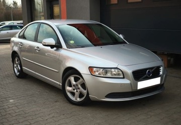 Volvo S40 II 1.6 D2 115KM 2011 Volvo S40 Volvo S40 D2 DRIVe Momentum Start-Stop 1.6 Diesel 115KM, zdjęcie 3