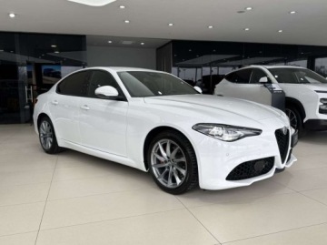 Alfa Romeo Giulia II Sedan Facelifting 2.0 Turbo 200KM 2022 Alfa Romeo Giulia Sprint Kamera cofania Android Auto Nawigacja Salon P, zdjęcie 4