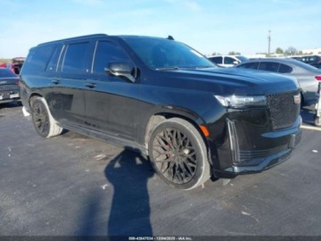 Cadillac Escalade III 2022 Cadillac Escalade 2022r., 6.2L, ESV, 4WD, 4dr Sport Platinum 6.2 Benzyna, zdjęcie 2