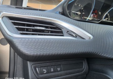 Peugeot 2008 I SUV Facelifting 1.2 PureTech 110KM 2016 Peugeot 2008 Automat 110KM Allure Bezwypadkowy Parktronic, zdjęcie 23