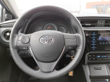 Toyota Auris II Hatchback 5d Facelifting 1.33 Dual VVT-i 99KM 2018 Toyota Auris 1.33 VVT-i Active II (2012-) 1.33 VVT, zdjęcie 15