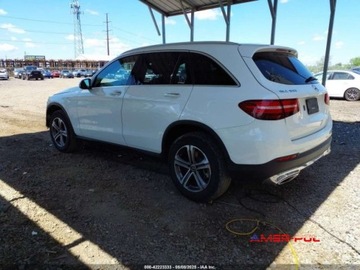 Mercedes GLC C253 2018 Mercedes-Benz GLC 2018 r., 2,0L 4 MATIC 2.0 Benzyna 241KM, zdjęcie 3