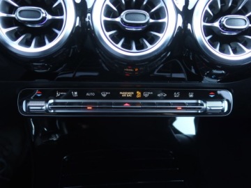 Mercedes Klasa A W177/V177 Hatchback Plug-In 1.3 250e 218KM 2022 Mercedes A A 250 e, Salon Polska, 1. Właściciel, zdjęcie 15