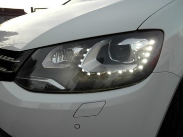 Volkswagen Sharan II Van 2.0 TDI-CR BMT 140KM 2012 Volkswagen Sharan Xenon Led Szklany Dach Klimatronik 2.0 Diesel 140KM, zdjęcie 18