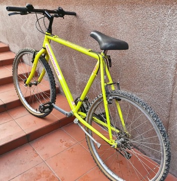 Старый ретро-велосипед ANDROMEDA