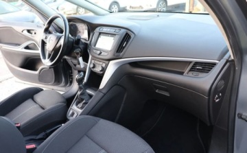 Opel Zafira C Tourer Facelifting 1.4 Turbo 140KM 2018 Opel Zafira Grzane FoteleKierownica, Tempomat, Multifunkcja, Alu, Czujniki, zdjęcie 14