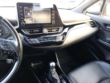 Toyota C-HR I Crossover Facelifting 2.0 Hybrid Dynamic Force 184KM 2020 Toyota C-HR 2.0 Hybrid Selection Toyota C-HR 2.0, zdjęcie 36