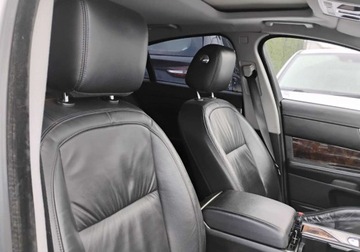 Jaguar XF I Sedan 3.0D V6 210KM 2010 Jaguar XF 2010r, 3.0 Diesel. AUTOMAT. Lekko uszkodzony prawy przod. 3.0, zdjęcie 7