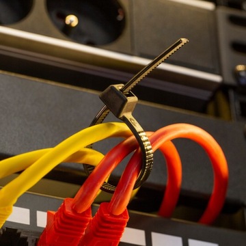 Зажимы для кабеля УФ, черные, 4,8x190