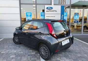 Toyota Aygo II Hatchback 3d Facelifting 1.0 VVT-i 72KM 2019 Toyota Aygo Toyota Aygo 1.0 VVT-i Black Edition Benzyna 72KM, zdjęcie 2