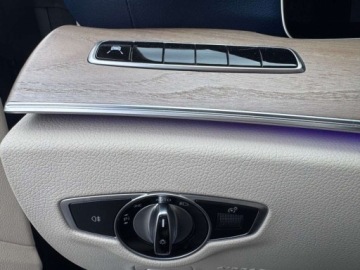 Mercedes Klasa E W213 Coupe Facelifting 2.0 E220d 194KM 2020 Mercedes-Benz Klasa E E 220 d 4MATIC Coupe AMG Panorama Burmester Wide, zdjęcie 26