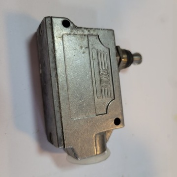 Концевой выключатель 16А 380В SAIA с роликом