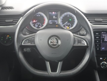 Skoda Octavia III Liftback Facelifting 1.8 TSI 180KM 2017 Skoda Octavia 1.8 TSI, Salon Polska, DSG, Skóra, zdjęcie 14