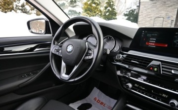 BMW Seria 5 G30-G31 Touring 520d 190KM 2020 BMW Seria 5 2,0D 190 KM X-DRIVE Full Led Nawigacja SPORT-LINE 2.0 Diesel, zdjęcie 30