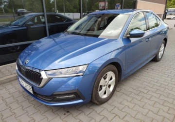 Skoda Octavia IV Liftback 1.5 TSI EVO 150KM 2021 Skoda Octavia Skoda Octavia III Maly przebieg , model IV ,miekka hybryda