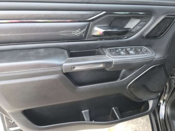  RAM 1500 Limited Crew Cab Standard Bed 2023 5.7 Benzyna 395KM, zdjęcie 15