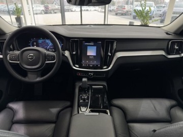 Volvo V60 II  Kombi Plug-in 2.0 T6 Plug-In Hybrid 350KM 2023 Volvo V60 T6 Plug In Core Kamera cofania LED CarPlayAndroid Auto ACC, zdjęcie 13