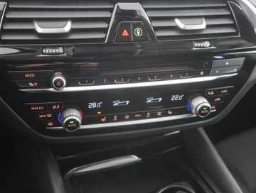 BMW Seria 5 F10-F11 Touring Facelifting 520d 190KM 2017 BMW 5 520d xDrive, Salon Polska, Serwis ASO, zdjęcie 12