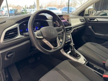 Volkswagen T-Roc I SUV Facelifting 1.5 TSI ACT 150KM 2023 Volkswagen T-Roc Life Kamera cofania LED CarPlayAndroid Auto Podgrzewan, zdjęcie 6