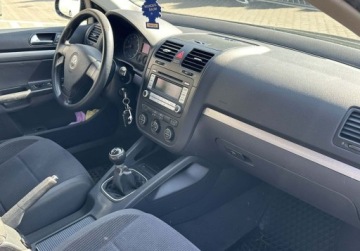 Volkswagen Jetta V 1.6 FSI 115KM 2006 Volkswagen Jetta 1.6 benzyna, 2006 1.6 Benzyna 115KM, zdjęcie 5