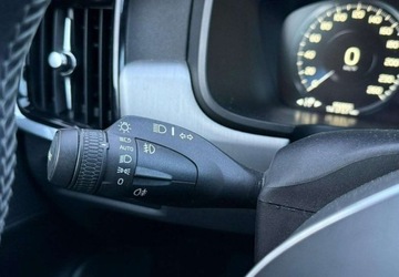 Volvo V90 II Kombi 2.0 T5 254KM 2018 Volvo V90 Momentum 2.0 T 254KM Benzyna Aktywny Tempomat nowy Rozrzad 2.0, zdjęcie 31