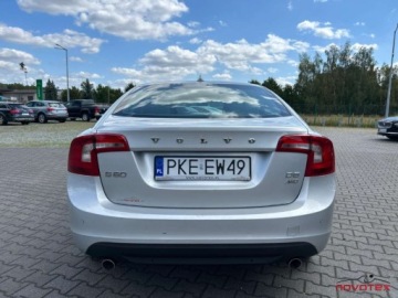 Volvo S60 II 2010 Volvo S60 D5AWDaut SummumxenonBLISACC alu17skoraserwis w ASO Volvo, zdjęcie 5
