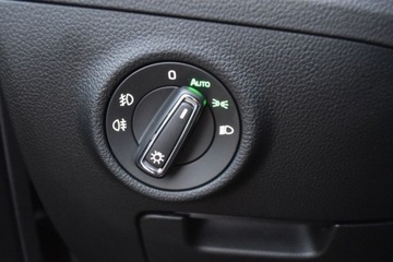 Skoda Superb III Kombi Facelifting 2.0 TSI 190KM 2021 Skoda Superb SalonPL Combi Style TSI 190KM DSG7 ACC Pakiety Matrix Alcanta, zdjęcie 23