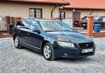 Volvo V70 III Kombi 2.5 T 200KM 2009 Volvo V70 2.5T 200Km Summum Xenon skory pamiec PDC Full 2.5 Benzyna