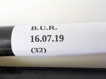 TLUMIČ VZPĚRA/TLAKOVAČ KRYT KUFRU LEXUS RX300