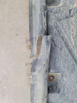 КРЫШКА ШАССИ VW T5 7H0825210E