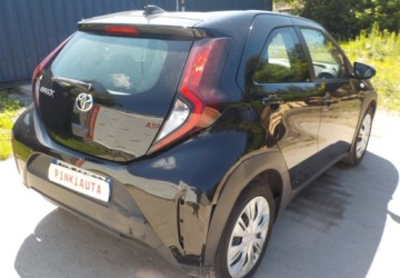 Toyota Aygo X 1.1 VVT-i 72KM 2023 Toyota Aygo X Okazja Benzyna 72KM, zdjęcie 11