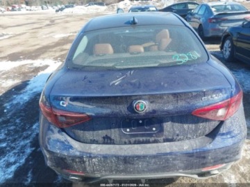 Alfa Romeo Giulia II Sedan 2.0 TBi 280KM 2018 Alfa Romeo Giulia 2018 r., 2,0L TI SPORT AWD 2.0 Benzyna 280KM, zdjęcie 4